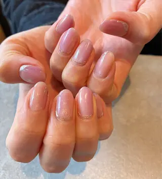 ネイル Nest 岩崎のネイルデザイン