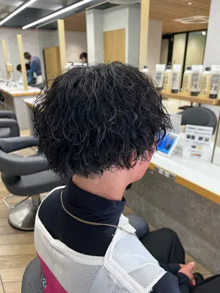 ミディアム パーマ メンズ 🪐メンズ特化 ヤマクラ タイキのヘアスタイル