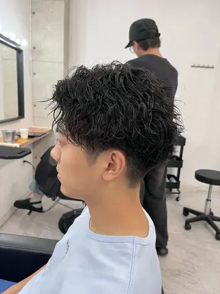 ショート カラー パーマ メンズ 柔らかいヘアカラー 大成のヘアスタイル