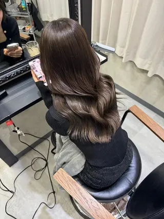 ロング カラー 安田 愛琉のヘアスタイル