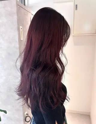 ロング Nana/透けカラー ×似合わせカットのヘアスタイル