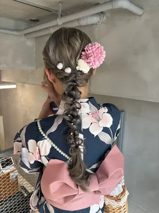 ヘアアレンジ 🧸ミルクティー／ ぷつっとボブ｜ミクのヘアスタイル