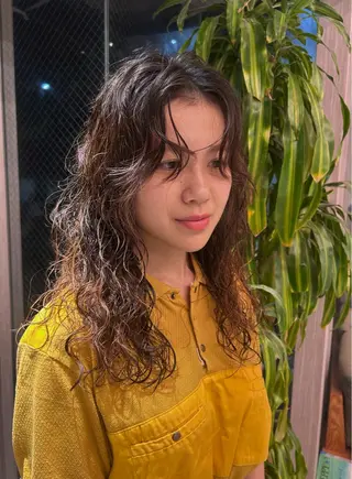 セミロング パーマ 白岩 君予のヘアスタイル