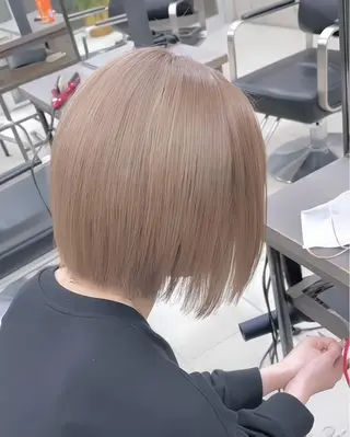 カラー Kvell&Co.所属・ハイトーン カラーのヘアスタイル