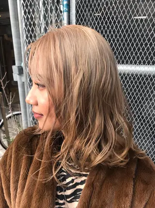 セミロング カラー スズキ シオリのヘアスタイル