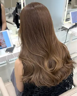 セミロング IVE所属・透け感カラー 髪質改善🫧Annaのヘアスタイル