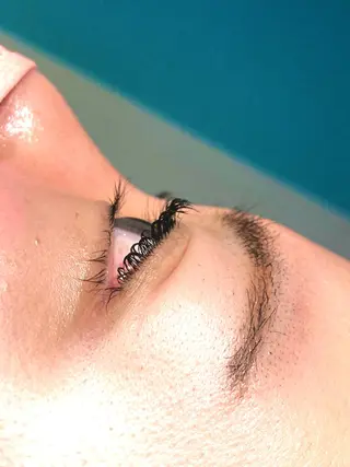 マツエク・マツパ 松澤 勇輝のヘアスタイル