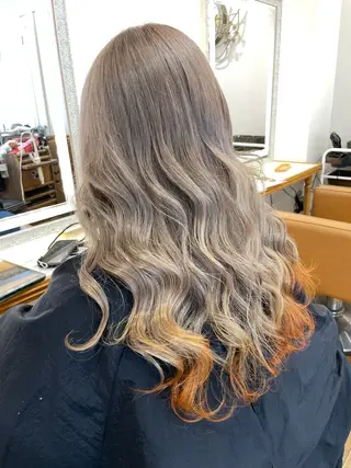 セミロング ブリーチ毛矯正.髪質 改善.髪にドラマをのヘアスタイル