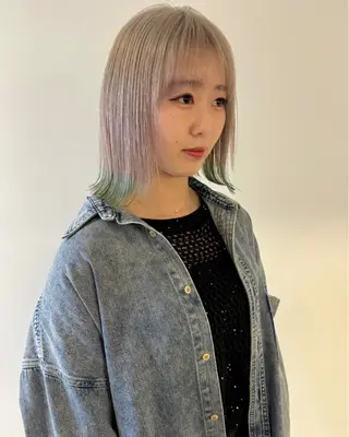 ショート カラー RAIMA ハイトーン/ベージュのヘアスタイル