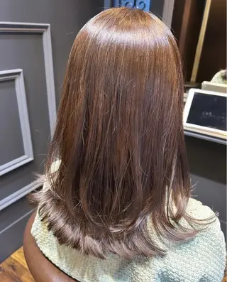 セミロング カラー 梅木 李奈のヘアスタイル