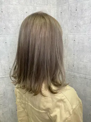 セミロング 🍀透明感抜群🍀/ ハイトーンカラーのヘアスタイル