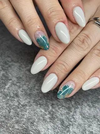 ミディアム ネイル 長さ出し専門 nynaのネイルデザイン