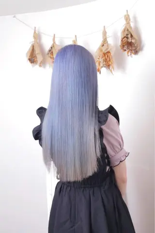 ロング カラー パーマ ヘアアレンジ 推し活専用 【派手髪】飯野ゆかりのヘアスタイル