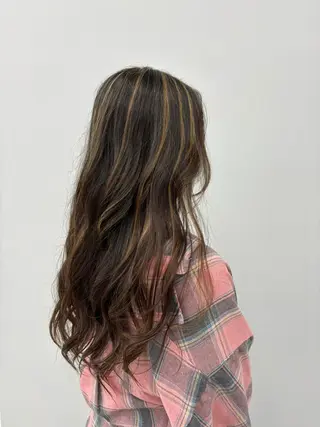 ロング ヒメザキ ユリのヘアスタイル