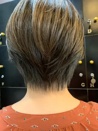 ショート Zina天王寺 CHIAKIのヘアスタイル