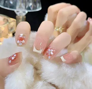 ネイル 💅E•U•B NAIL🌹所属・横浜市中区曙町 ネイルE·U·Bのネイルデザイン