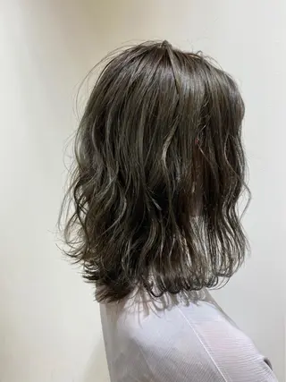ミディアム 中井 茅佳のヘアスタイル