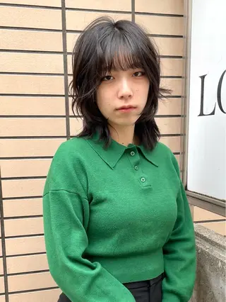 ミディアム 塩谷 雪花のヘアスタイル