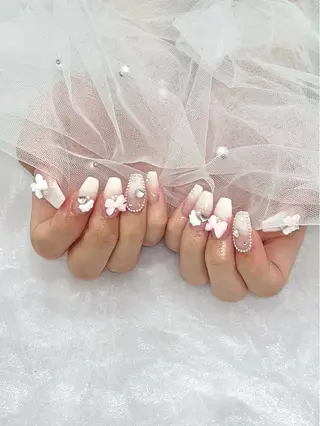 ネイル AKARI🎀 京橋nail&eyeのネイルデザイン