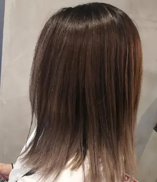 セミロング カラー grow上野御徒町【グロウ】所属・ブリーチ・ハイトーン 特化🎉内山のヘアスタイル