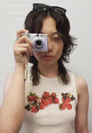 ミディアム Backbocker所属・ハイトーン/ブリーチ /デザインカラーのヘアスタイル