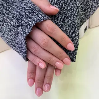ネイル esNAIL新宿西口店所属・emi esNAILのネイルデザイン