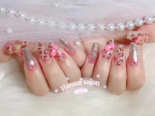 ネイル 藤本 彩花のネイルデザイン