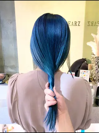 セミロング コールネックスザサロン所属・白髪ぼかし×デザイン 🕊️🫧ホウジョウのヘアスタイル