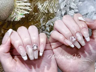 ネイル Nailsalon Vi+ももか🩷のネイルデザイン