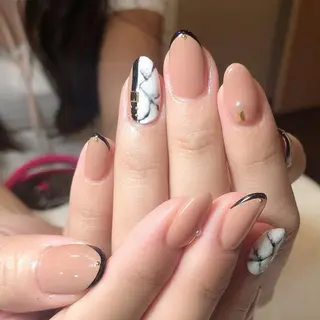 セミロング ネイル パラジェル lira nailのネイルデザイン
