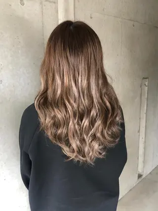 セミロング カラー 是枝 さくらのヘアスタイル