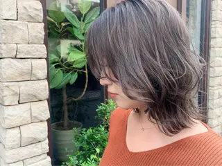 ミディアム カラー EMANON天神所属・Hitomi Ezakiのヘアスタイル