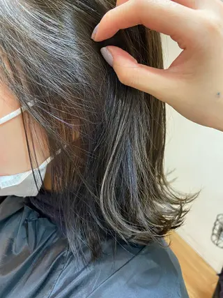 ミディアム カラー ハラダ ヒナミのヘアスタイル