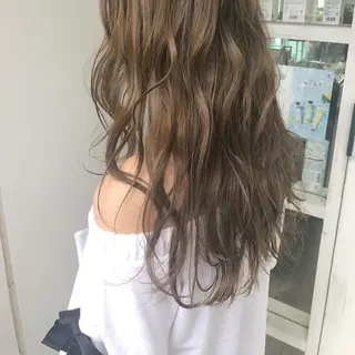 ロング カラー 榎園 由美のヘアスタイル
