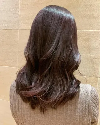 ミディアム カラー 青山 莉奈のヘアスタイル