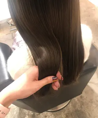 ロング カラー GOODDAY ヘアサロンのヘアスタイル