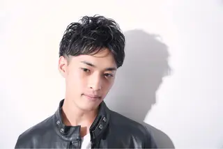 ミディアム 🐲日比 佳典🐲のヘアスタイル