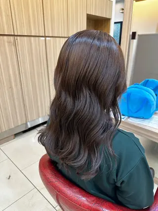 ロング カラー プログレス小平小川所属・フェザー/波巻き 雫石大夢のヘアスタイル