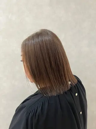 ミディアム カラー 関 琴美のヘアスタイル
