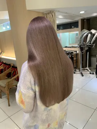 ロング 🤎艶感ベージュ/ ミルクティー🤎のヘアスタイル