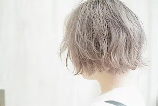 ショート カラー ハイトーンカラー RYUのヘアスタイル