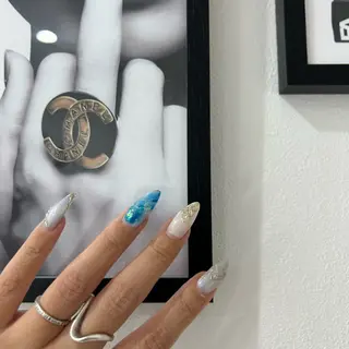 ネイル Nail Salon & MORE.のネイルデザイン