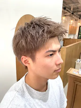 カラー メンズ 慎太朗メンズパーマ/ フェザー/スパイキーのヘアスタイル