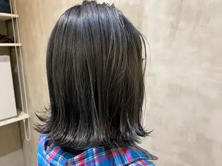 ミディアム カラー 鈴木 美紅のヘアスタイル