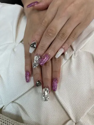 ネイル nail.salon .Reversalのネイルデザイン