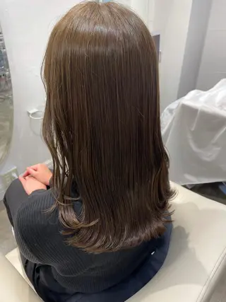 ミディアム カラー SHEARA BY CARE所属・. AYUKAのヘアスタイル