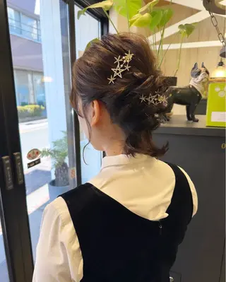 セミロング カラー 細沼 葵のヘアスタイル