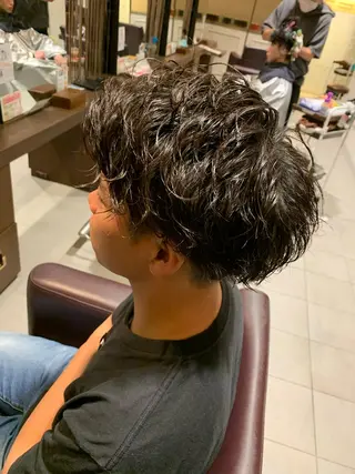 パーマ メンズ 美髪形成!色素改善! 秋田 和輝のヘアスタイル