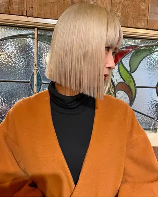 ショート ハイトーン/デザイン honokaのヘアスタイル