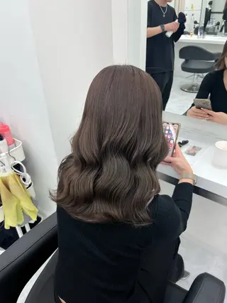 セミロング カラー ヘアアレンジ 艶髪ハイトーン🫧 Kurehaのヘアスタイル